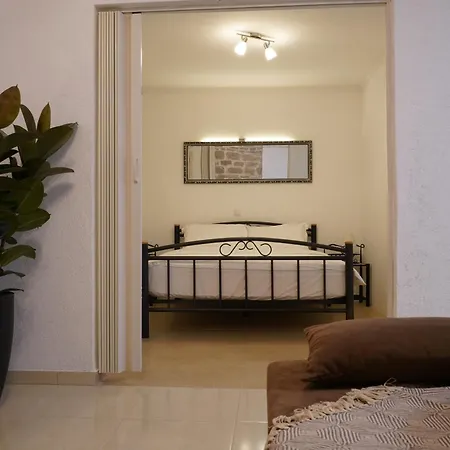 Sea Breeze Apartment, 30m To Pebble Beach, Stobrec With Summer Amenities Appartement *