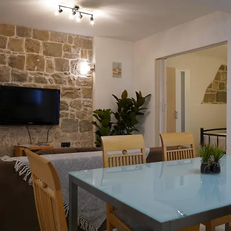 Sea Breeze Apartment, 30m To Pebble Beach, Stobrec With Summer Amenities דירה ספליט