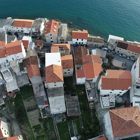 Sea Breeze Apartment, 30m To Pebble Beach, Stobrec With Summer Amenities Apartman Split