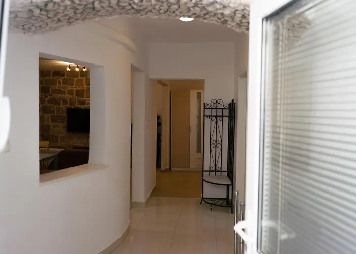 Sea Breeze Apartment, 30m To Pebble Beach, Stobrec With Summer Amenities