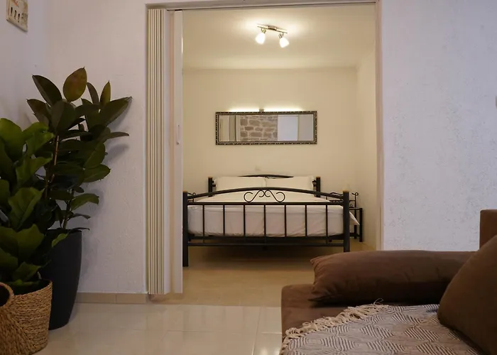 Sea Breeze Apartment, 30m To Pebble Beach, Stobrec With Summer Amenities Apartman *