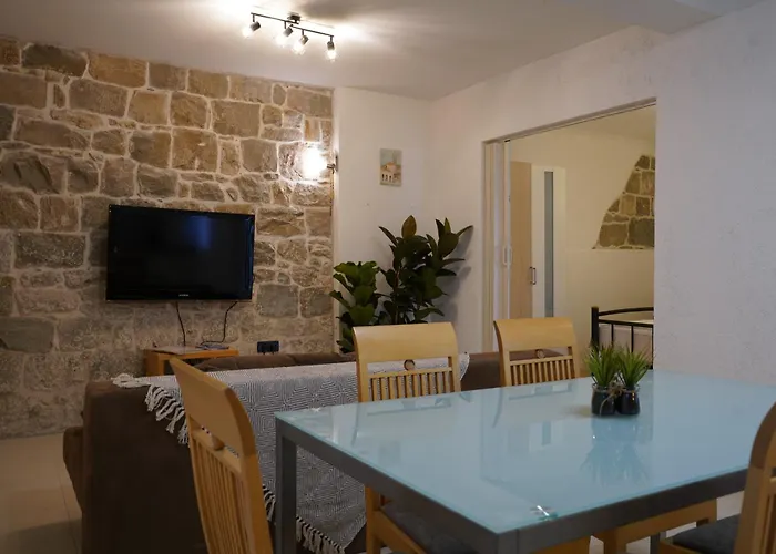 Sea Breeze Apartment, 30m To Pebble Beach, Stobrec With Summer Amenities Apartman Split